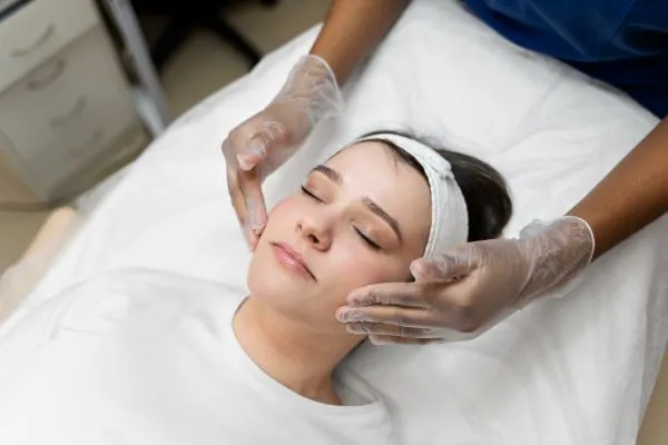 Laser Skin Rejuvenation in Winter: Benefits, Downtime & Results