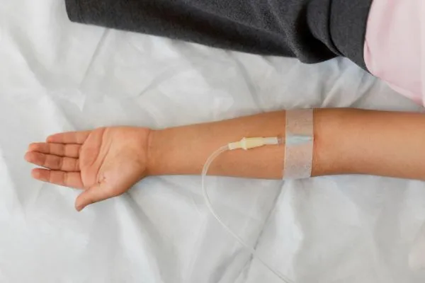 Vitamin IV Therapy vs Oral Supplements: Which is More Effective? 